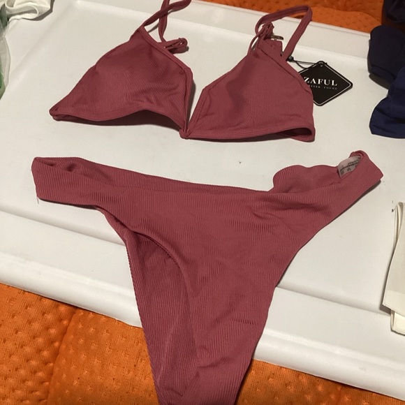 Women’s Two Piece Mauve Halter Ribbed Bikini Set NWT Size M - Picture 3 of 5